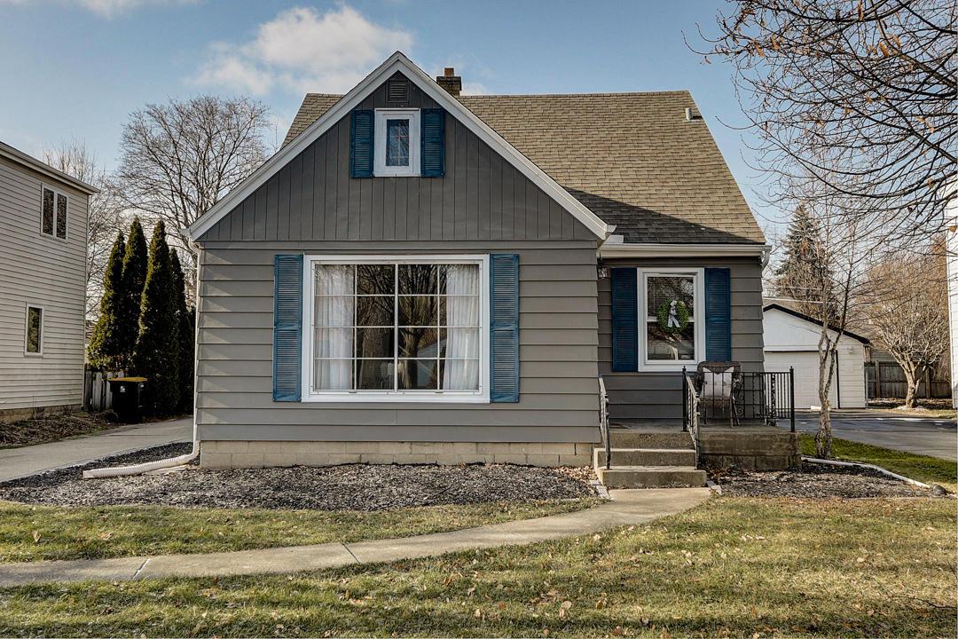 315 N 111th St., Wauwatosa, WI 53226