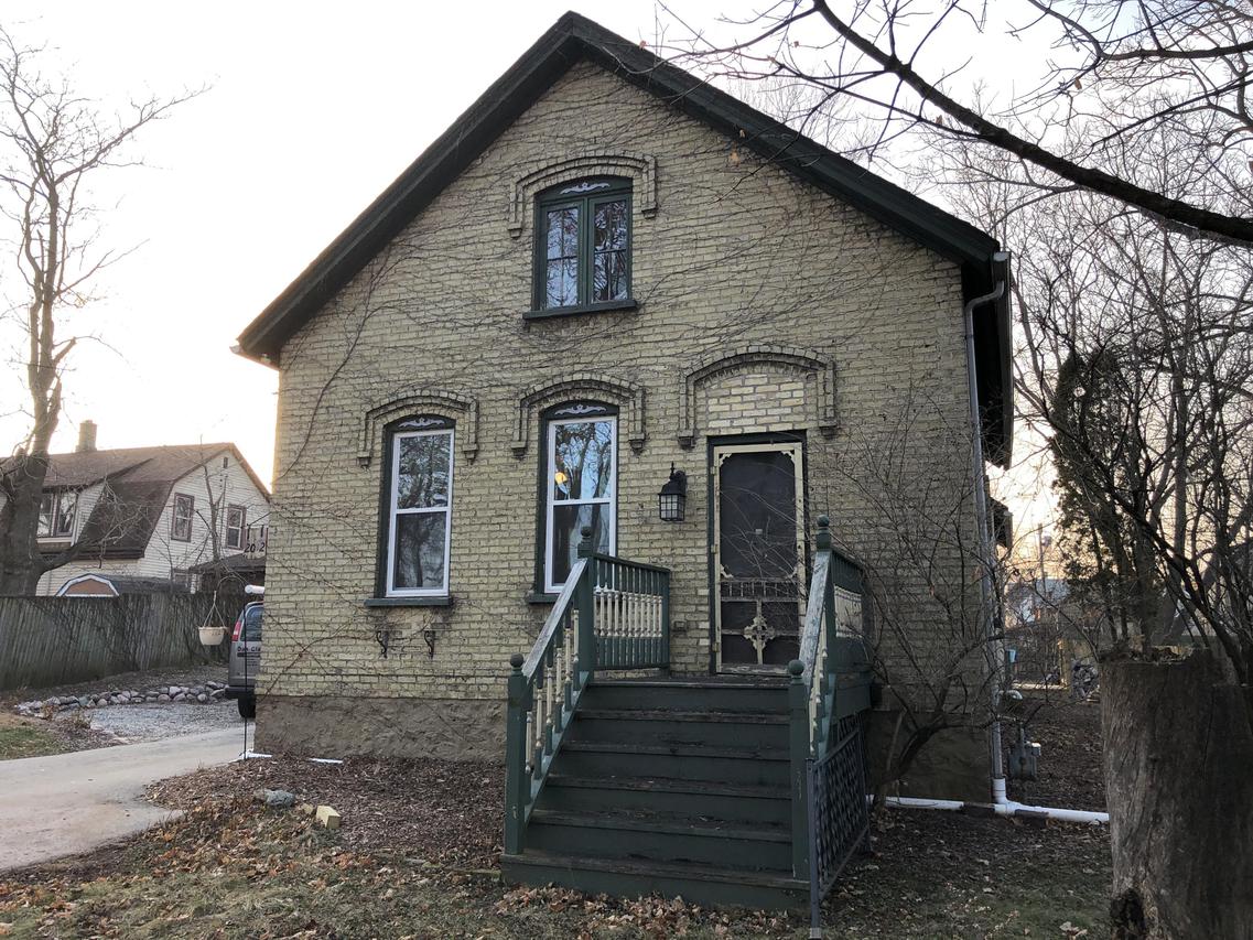 2012 Geneva St., Racine, WI 53402