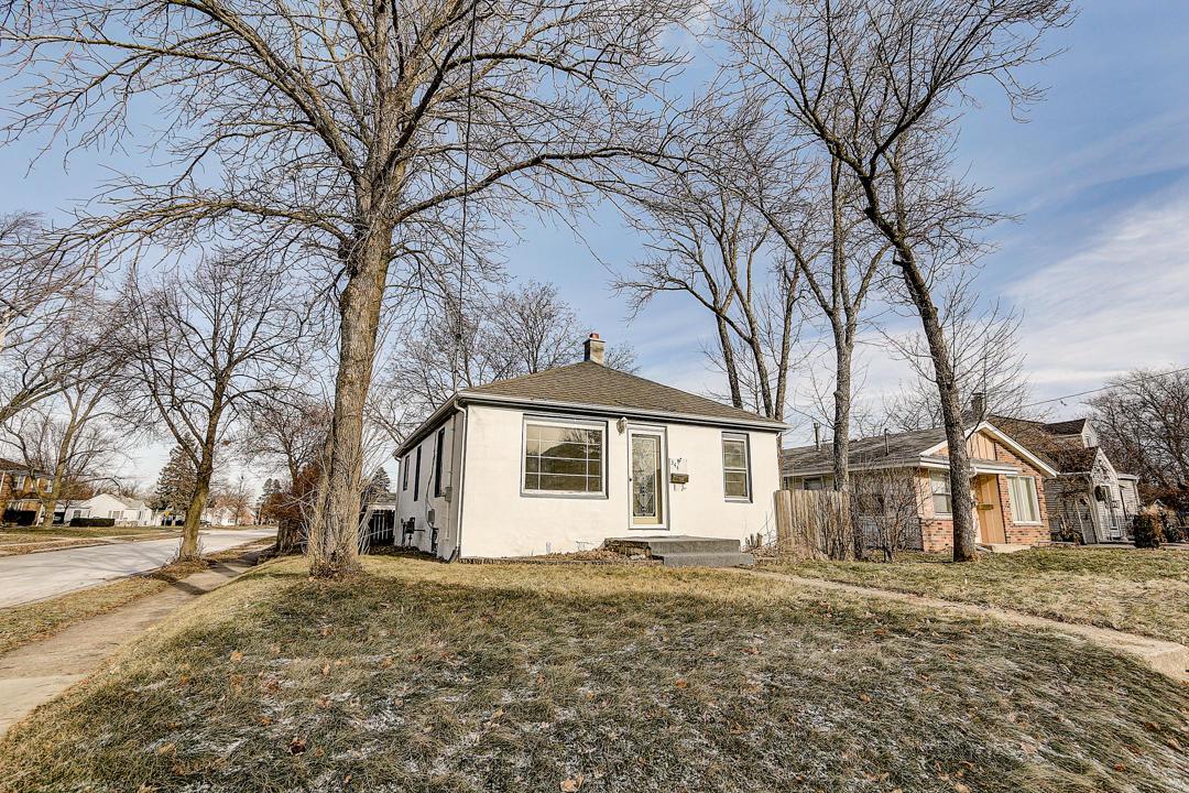 344 Estberg Ave., Waukesha, WI 53186