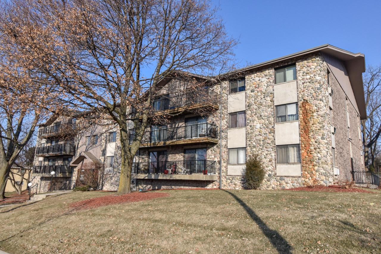 12000 W Bluemound Rd. #309, Wauwatosa, WI 53226