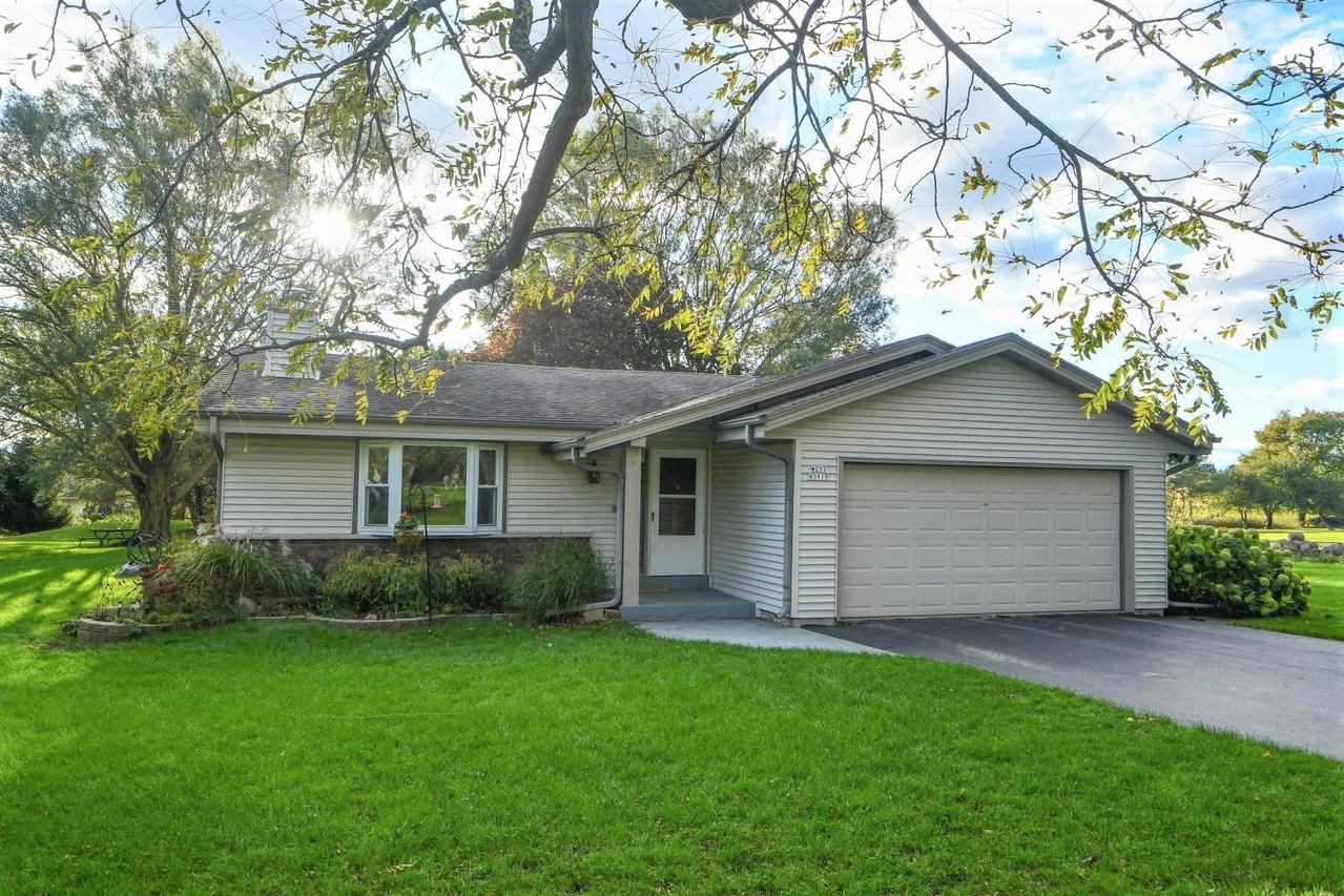 W257N5919 Windy Pass Dr., Lisbon, WI 53089