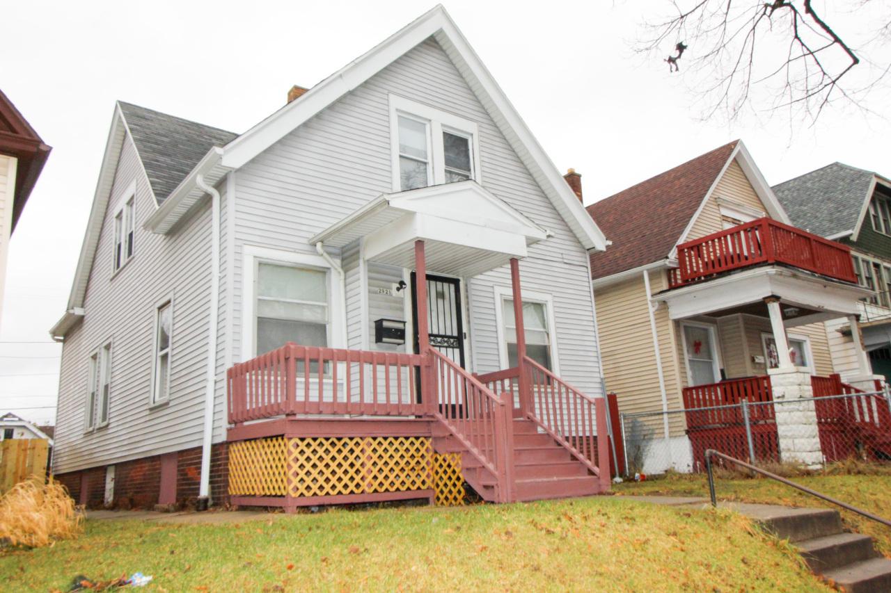 2921 N 26th St, Milwaukee, WI 53206