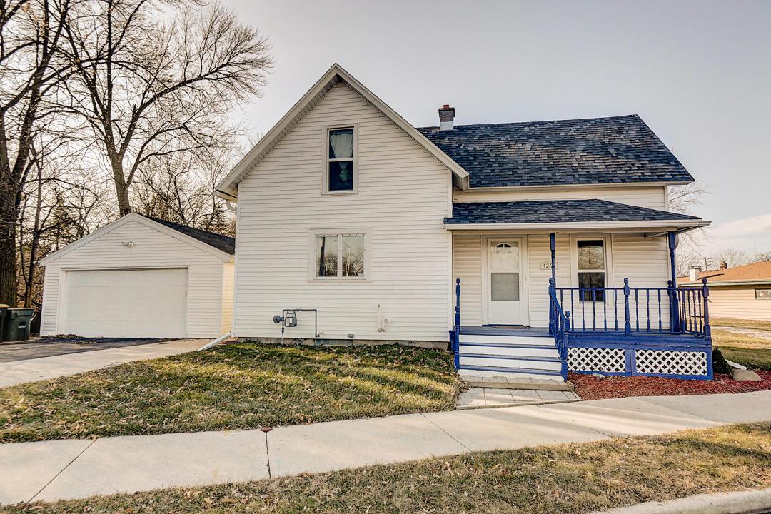 4265 N Mayfair Rd., Wauwatosa, WI 53222