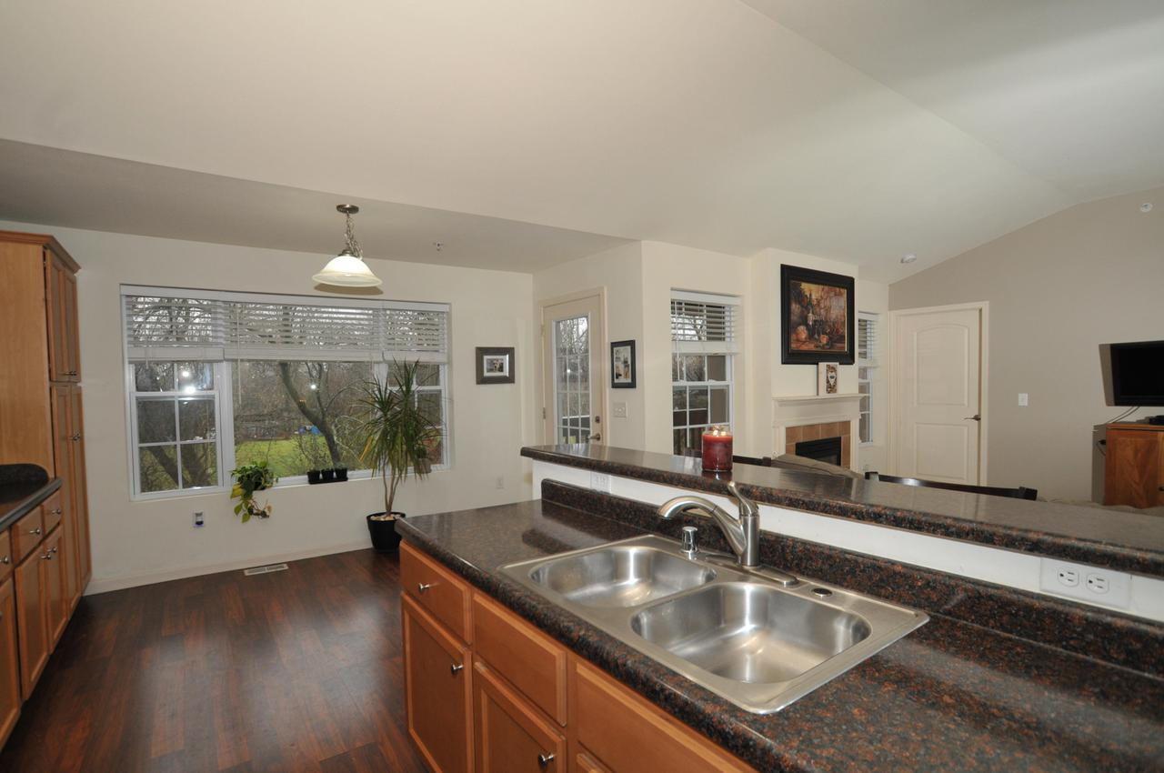 9185 W Elm Ct. #D, Franklin, WI 53132