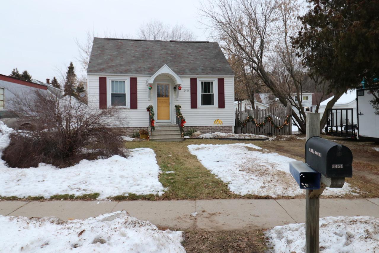 3454 Hall Ave., Marinette, WI 54143