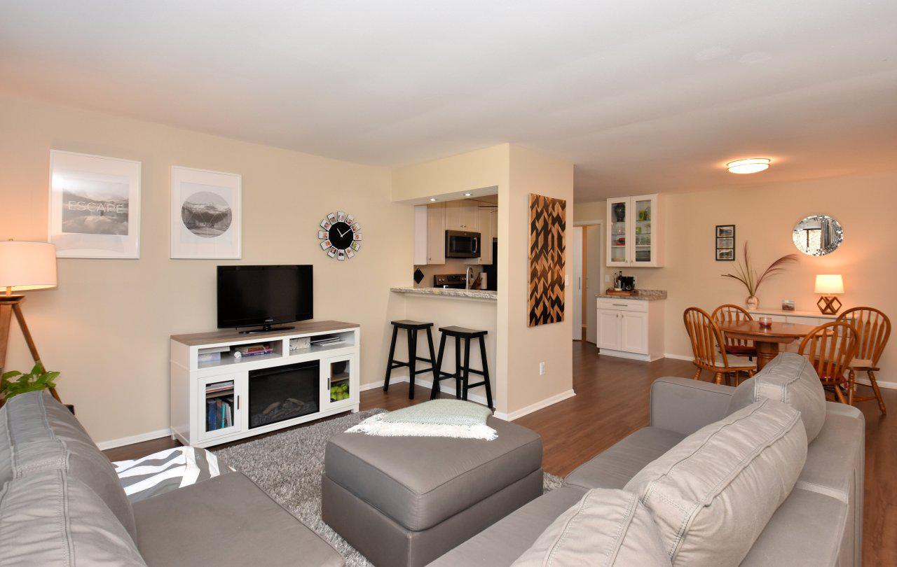 1619 S Carriage Ln., New Berlin, WI 53151