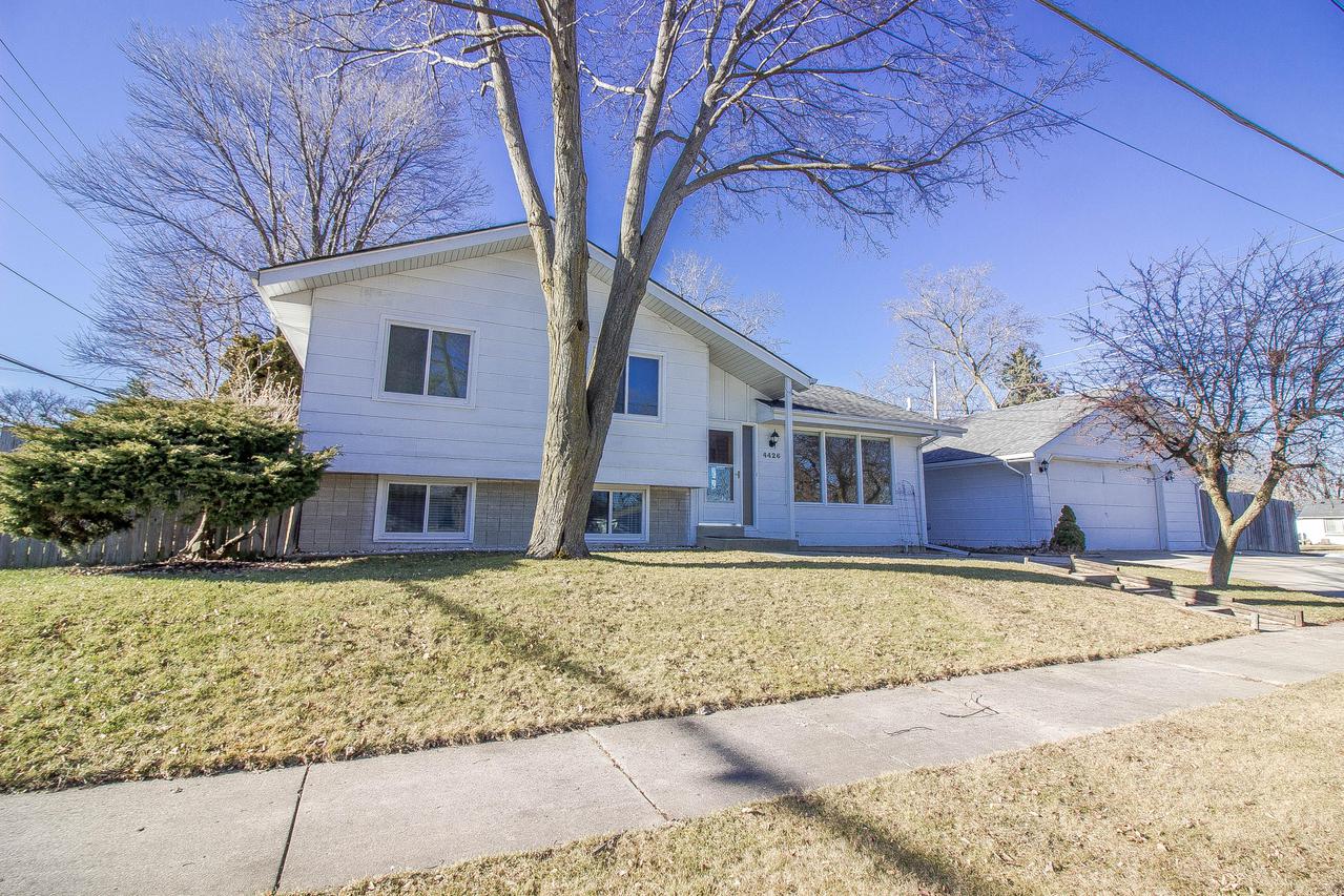 4426 45th Ave, Kenosha, WI 53144