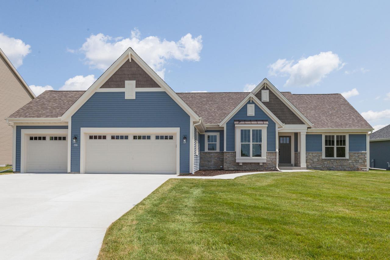 403 Fairview Cir., Waterford, WI 53185