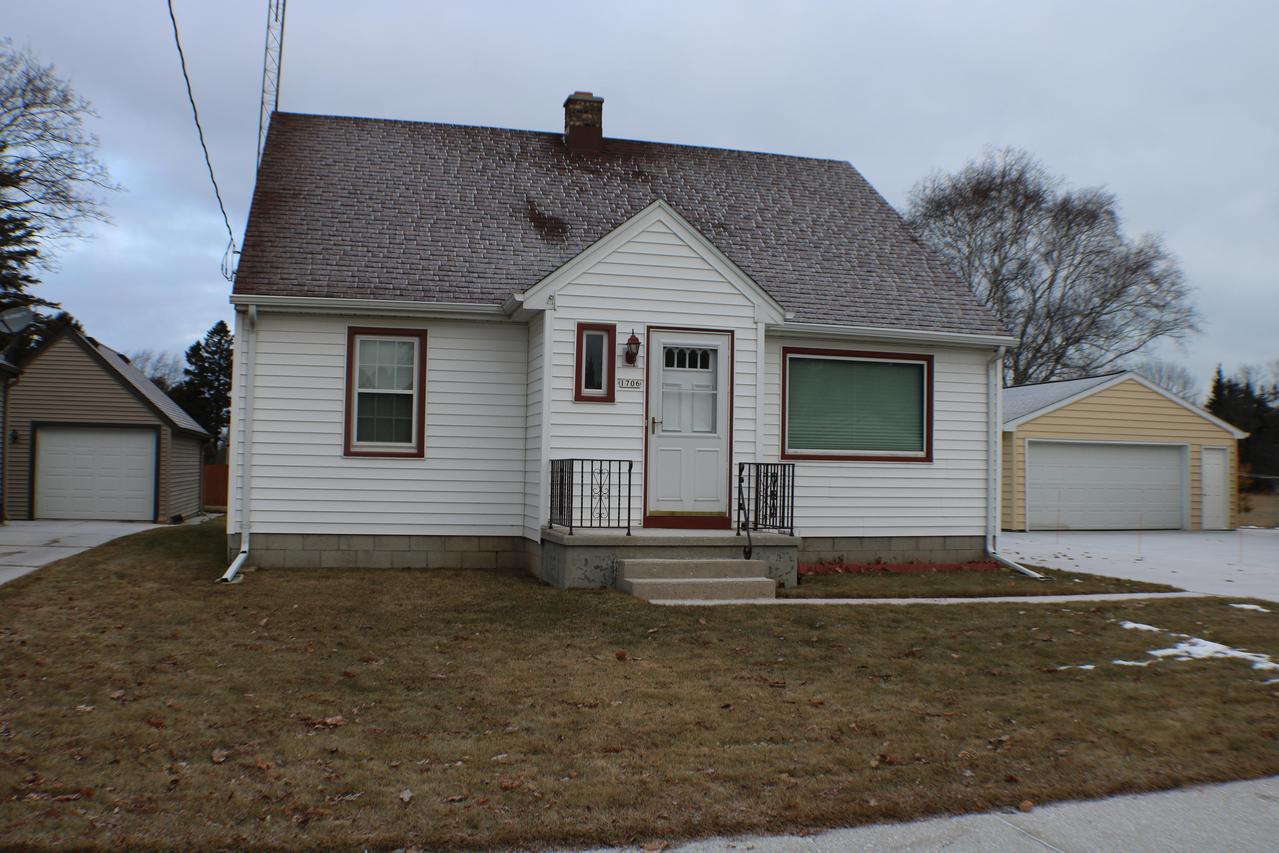 1706 Viebahn St., Manitowoc, WI 54220