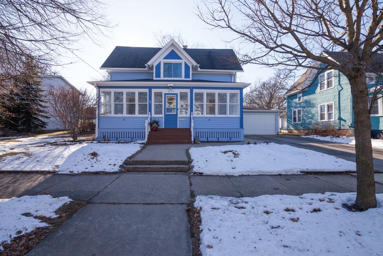 611 Mccall St., Waukesha, WI 53186