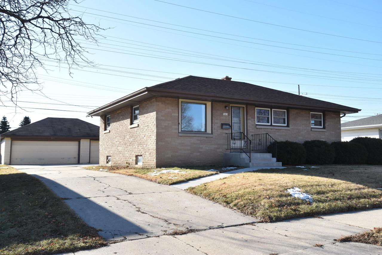 7401 W Waterford Ave., Milwaukee, WI 53220