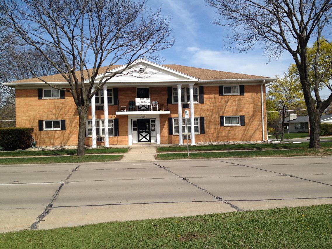 3006 N 124th St., Wauwatosa, WI 53222