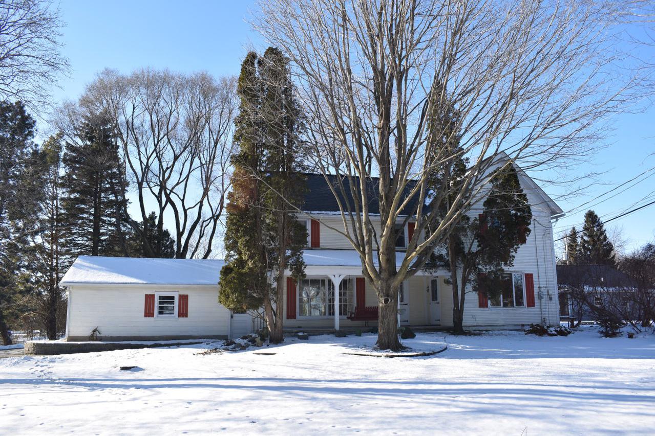 W220N7425 Town Line Rd, Lisbon, WI 53089