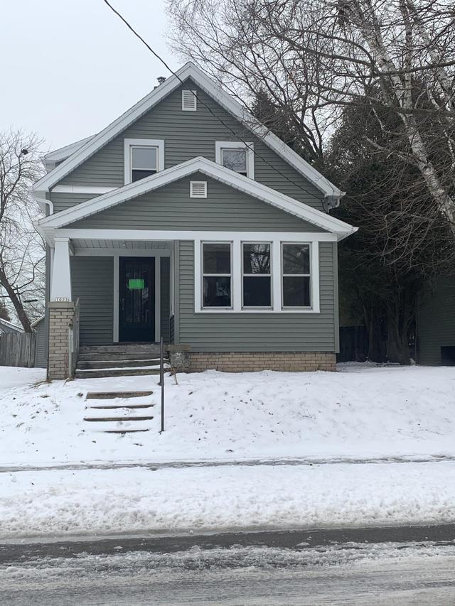 1021 S 20th St., Manitowoc, WI 54220