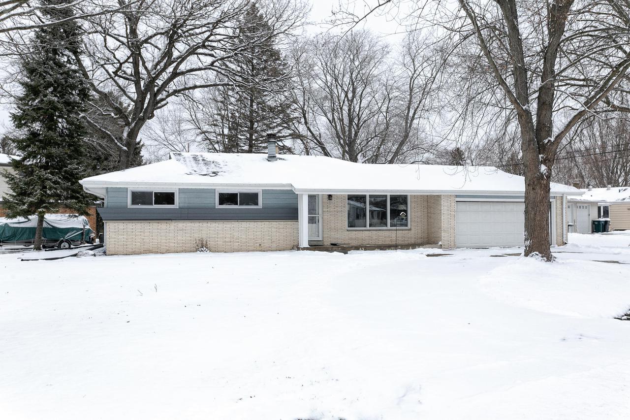 11424 W Copeland Ave., Hales Corners, WI 53130