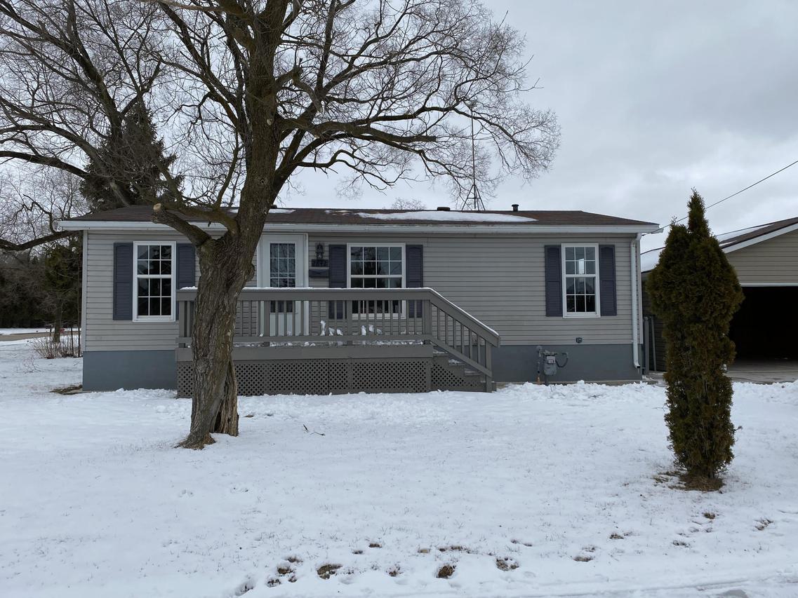 2842 10th St, Two Rivers, WI 54241