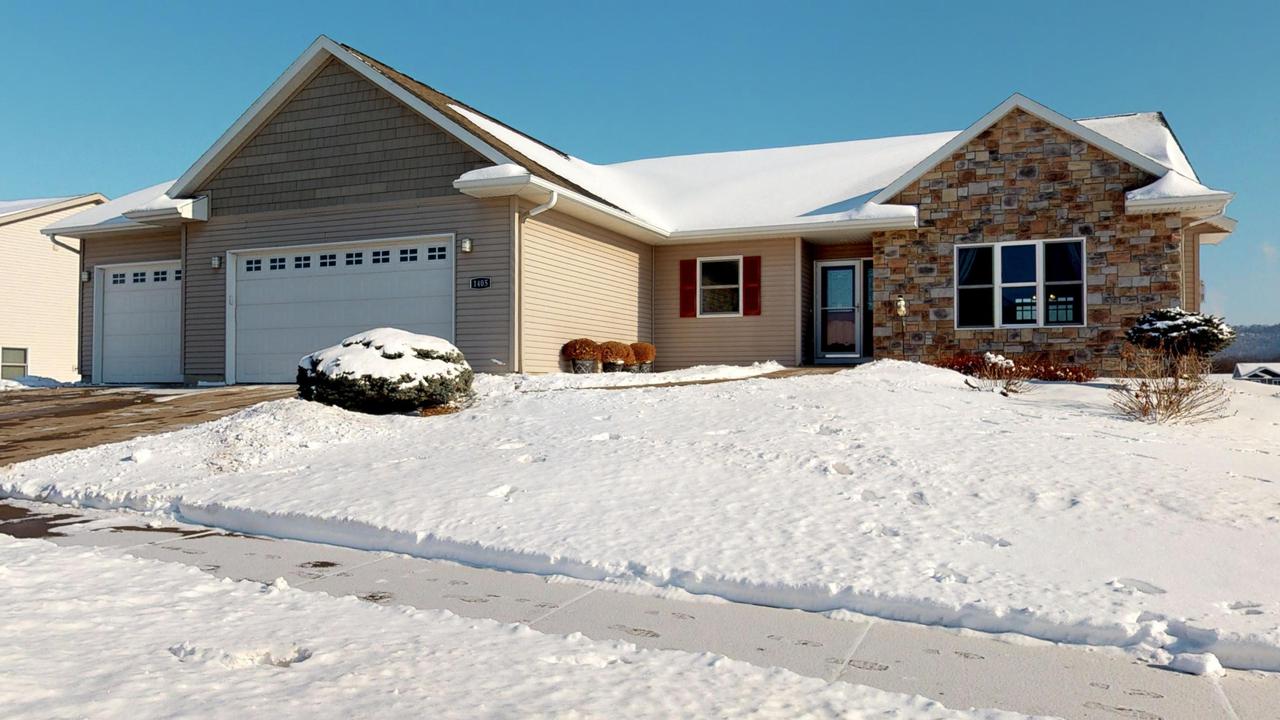 1405 Pioneer Dr, Holmen, WI 54636