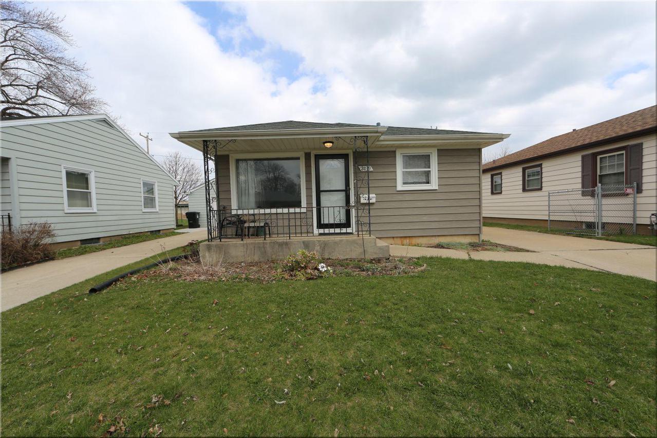 2039 Wustum Ave., Racine, WI 53404