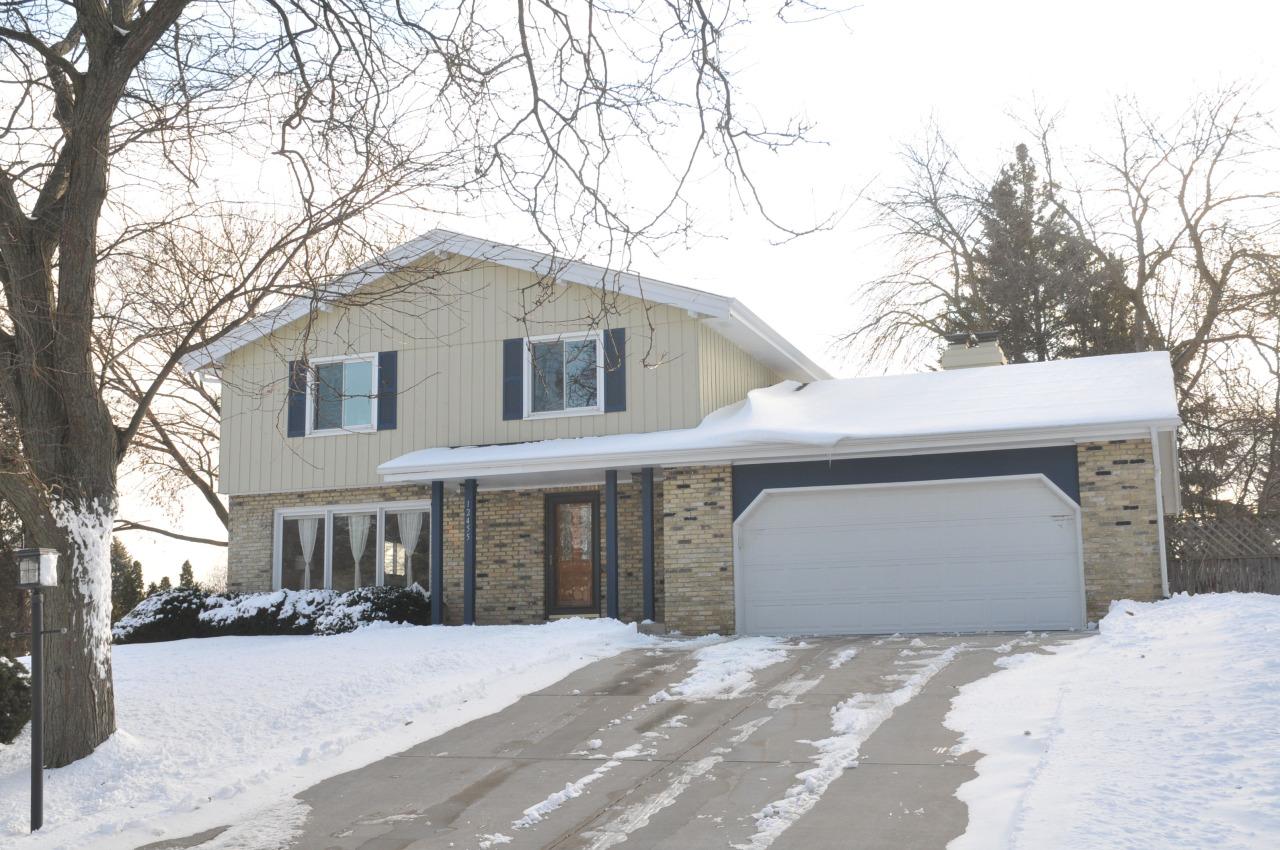 12455 W Ohio Dr., New Berlin, WI 53151