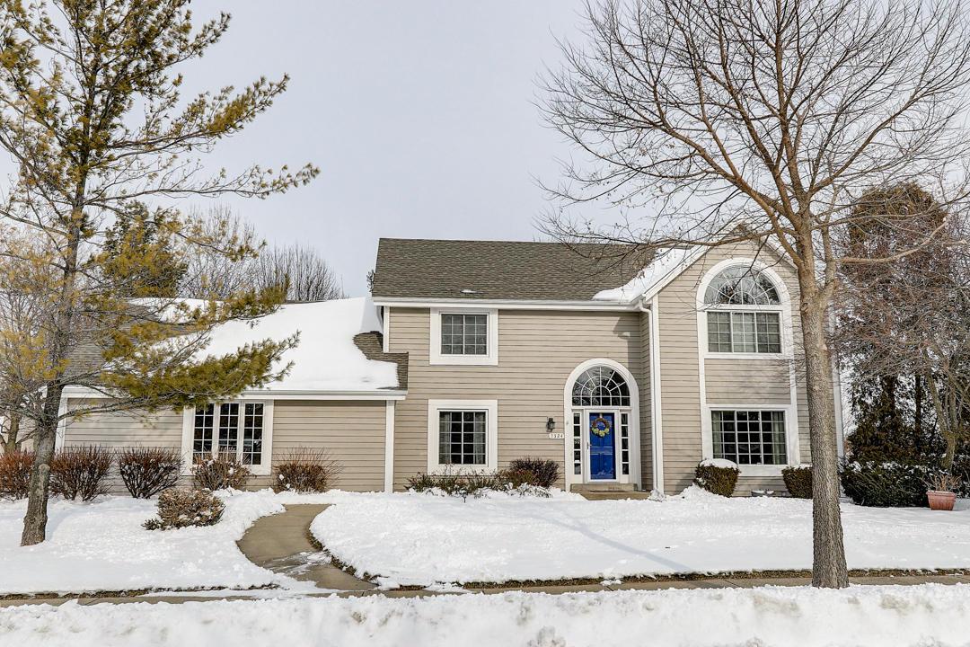 3324 Ridgeline Dr., Waukesha, WI 53188