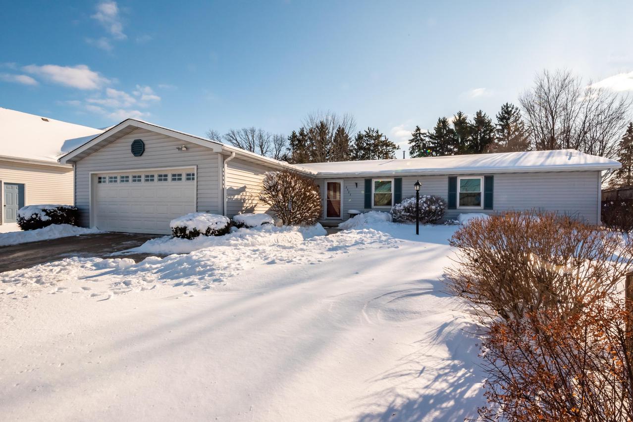 2423 E Sandy Acre Rd., West Bend, WI 53090