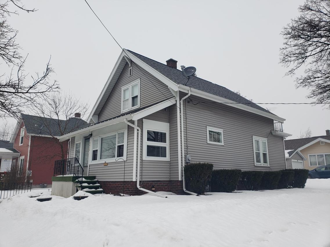 2402 Clark St., Manitowoc, WI 54220