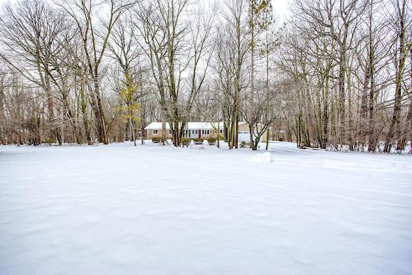 9401 N Sleepy Hollow, Bayside, WI 53217