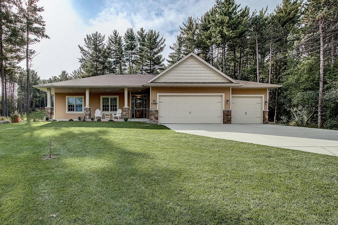 W8073 Bay View Dr., Whitewater, WI 53190