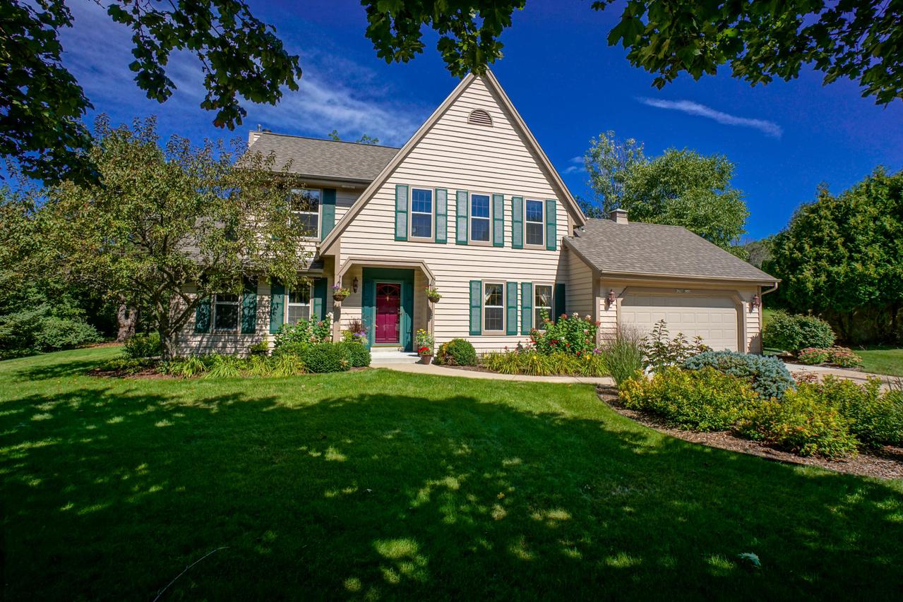 W276N2618 Lily Ct., Pewaukee, WI 53072