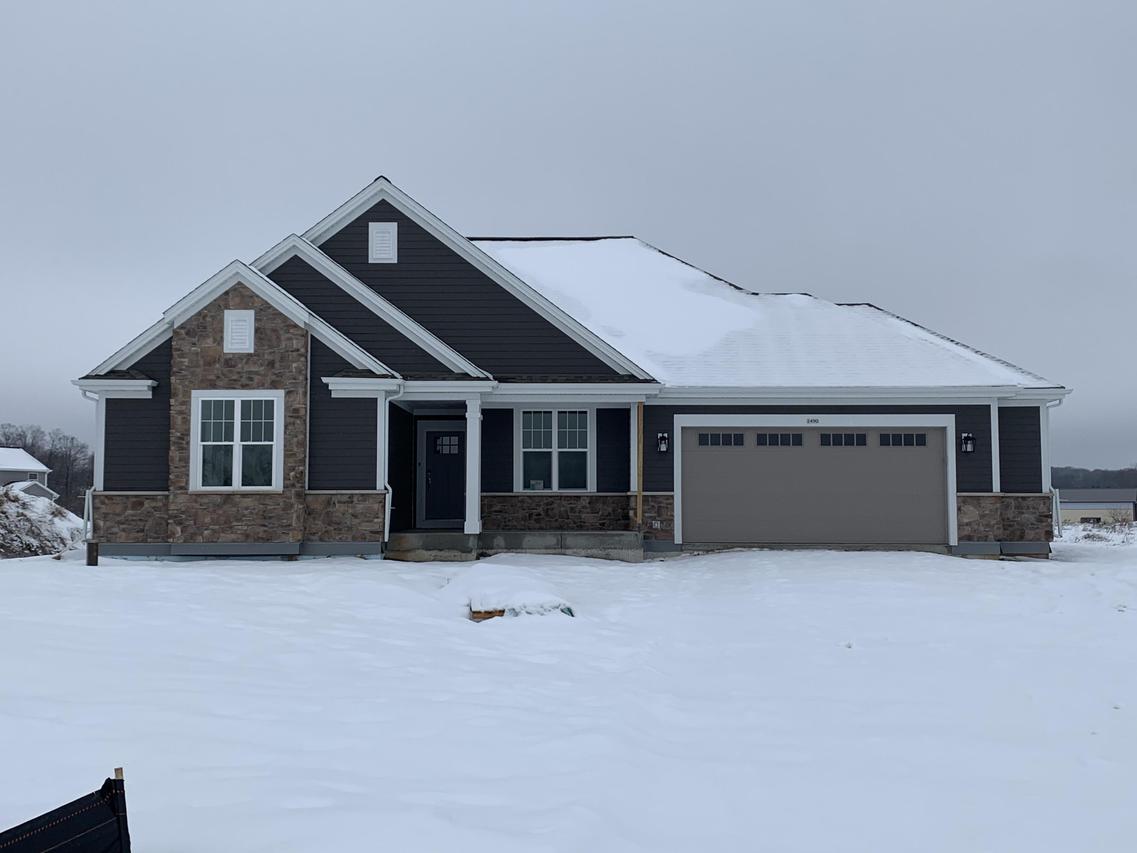 2490 Overview Ct., Slinger, WI 53086