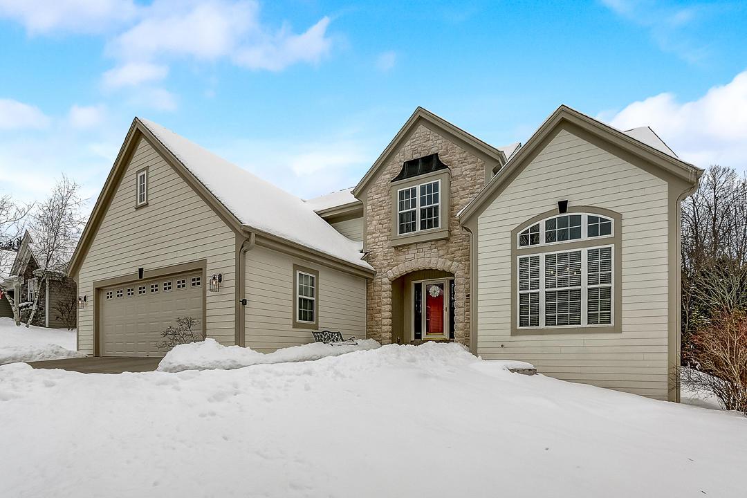113 Lower Woodford Cir, West Bend, WI 53090