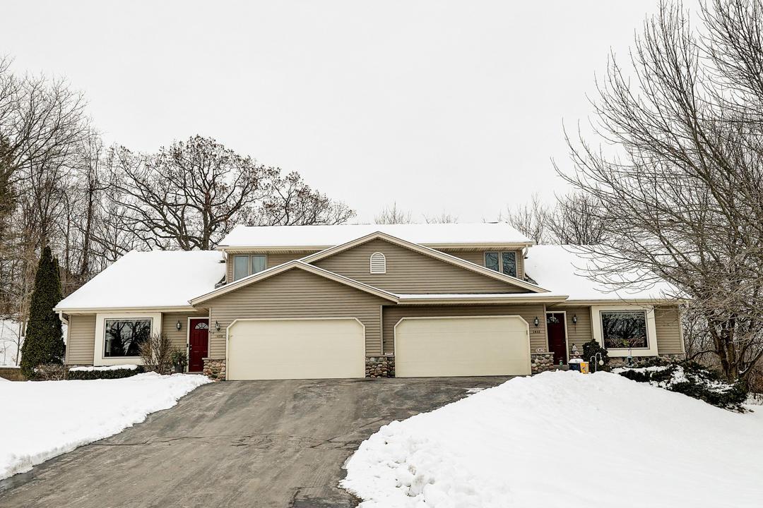 1452 Meadowcreek Ct. #1456, Pewaukee, WI 53072