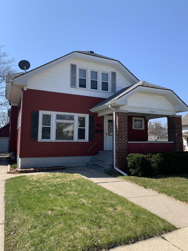 1233 Augusta St, Racine, WI 53402