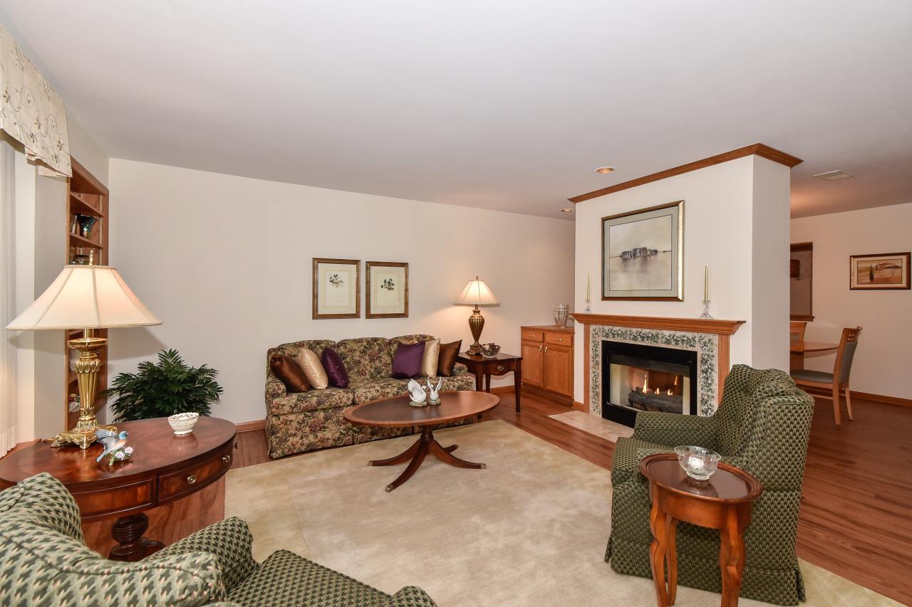 6010 S Crosswinds Dr #5, Cudahy, WI 53110