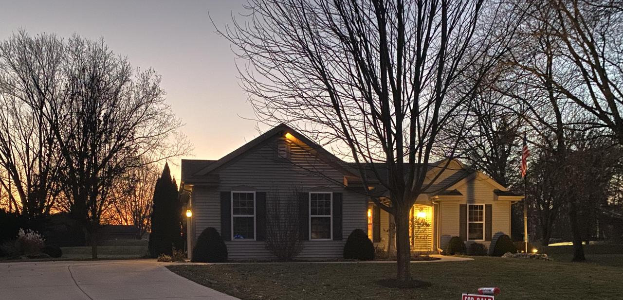 4809 S Fairview Dr., New Berlin, WI 53146