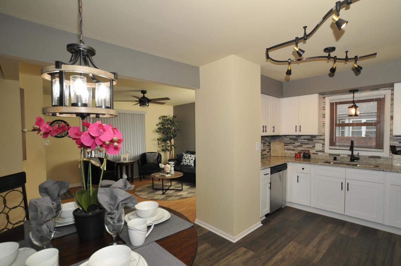 2707 Lincolnwood Dr, Racine, WI 53403