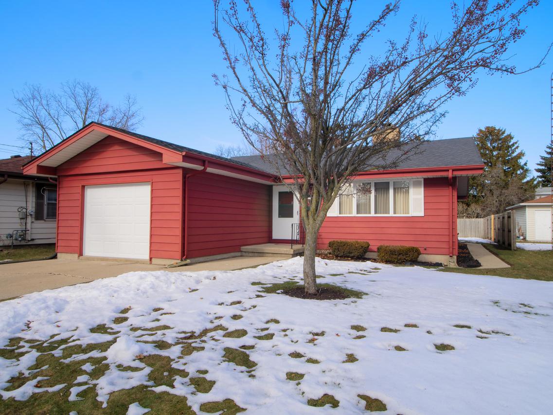 1908 35th Pl, Kenosha, WI 53140