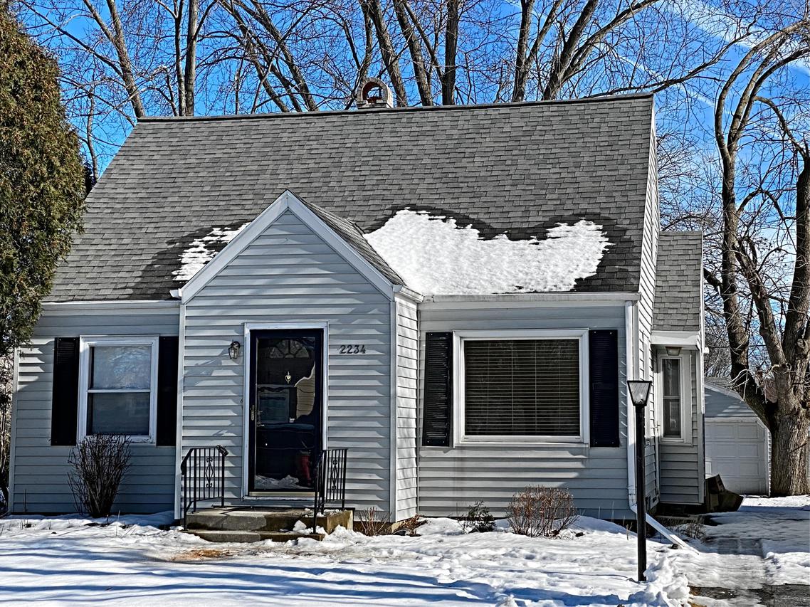 2234 N 116th St., Wauwatosa, WI 53226