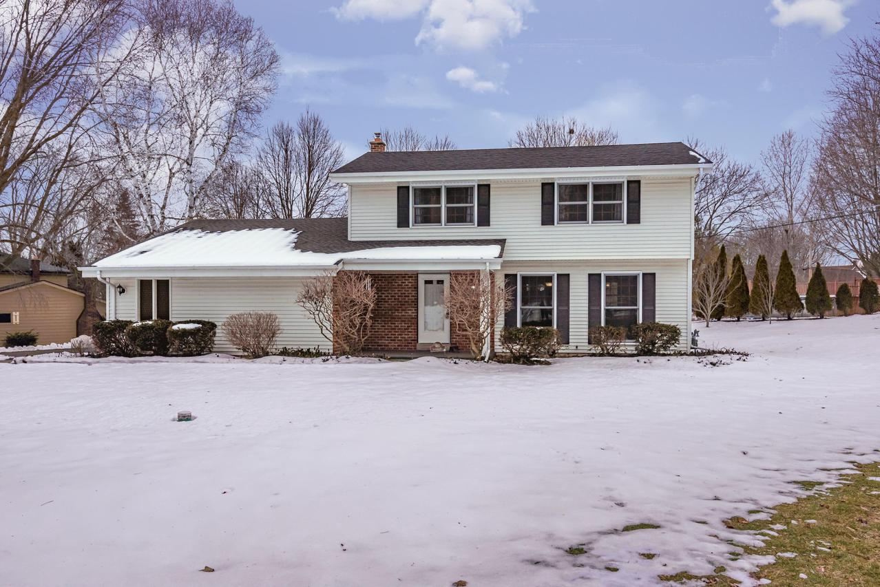 610 Glendon Way, Waukesha, WI 53188