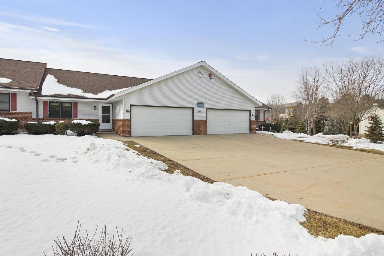 18555 Hoffman Ave., Brookfield, WI 53045