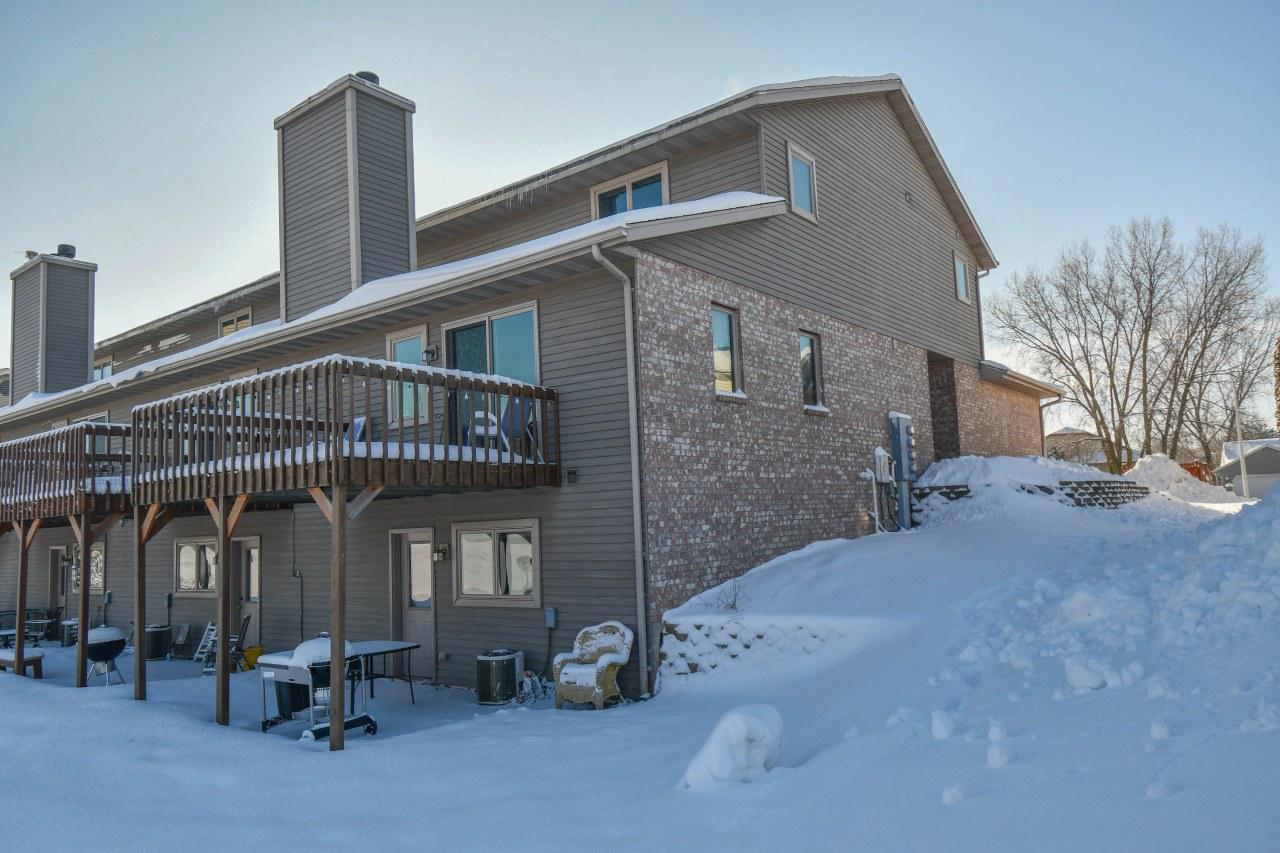 332 Scenic Ct #1, Slinger, WI 53086