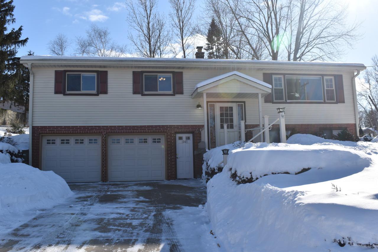 1367 Harris Dr., Waukesha, WI 53186