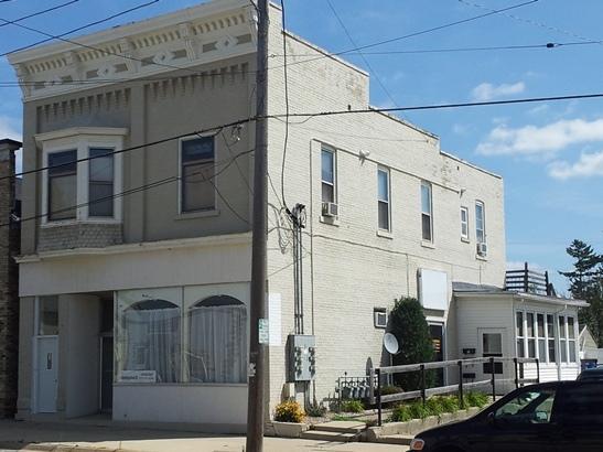 213 N Fourth St., Watertown, WI 53094