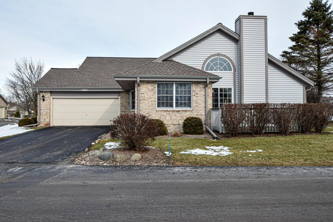 1907 Springbrook - #D, Waukesha, WI 53186