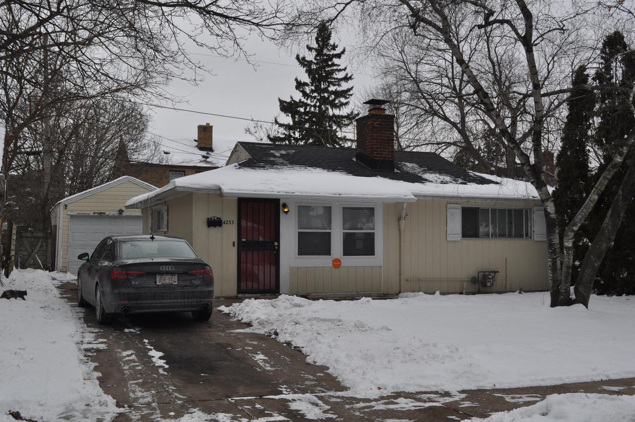 4233 N 42nd Pl, Milwaukee, WI 53216