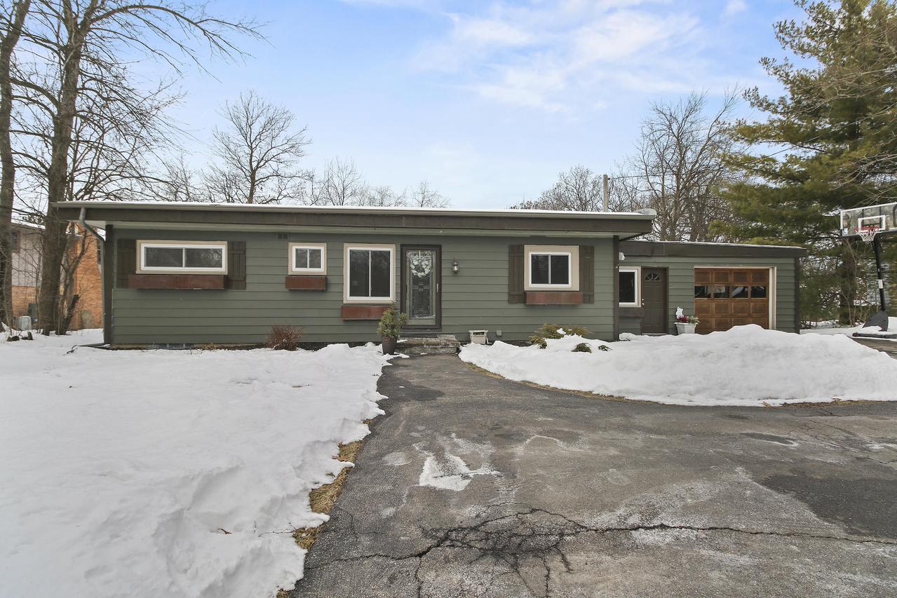 W275N1294 Spring Hill Dr., Pewaukee, WI 53072