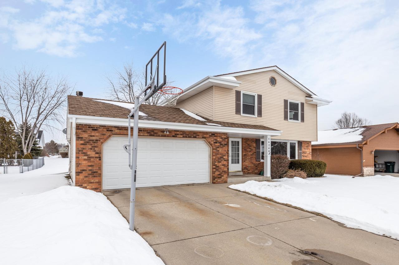 16260 W Allison Ln., New Berlin, WI 53151