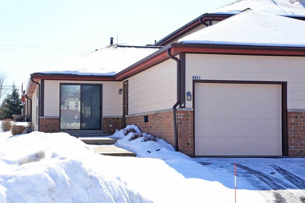 8821 W Knoll Ct., Franklin, WI 53132