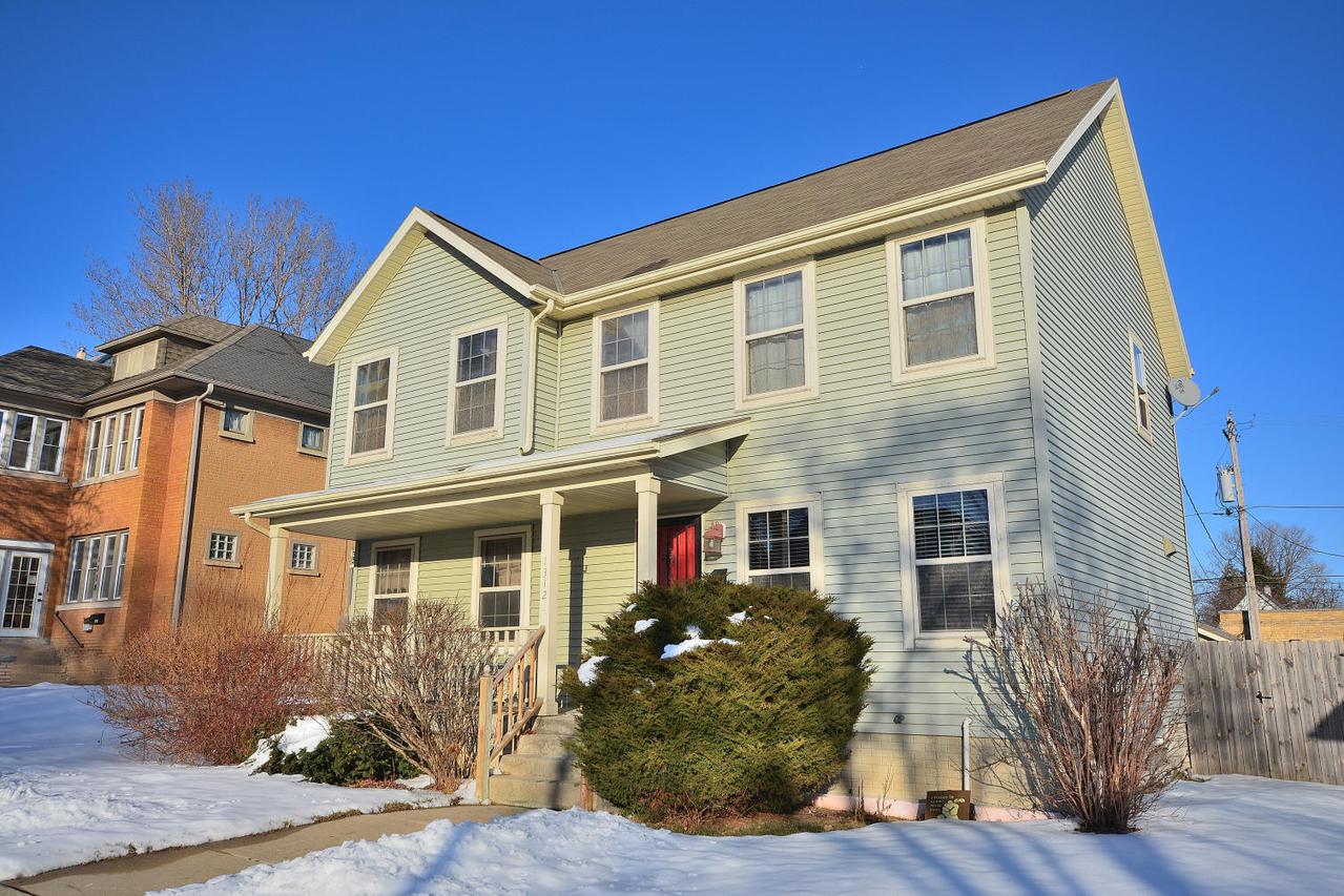 1312 N 40th St, Milwaukee, WI 53208