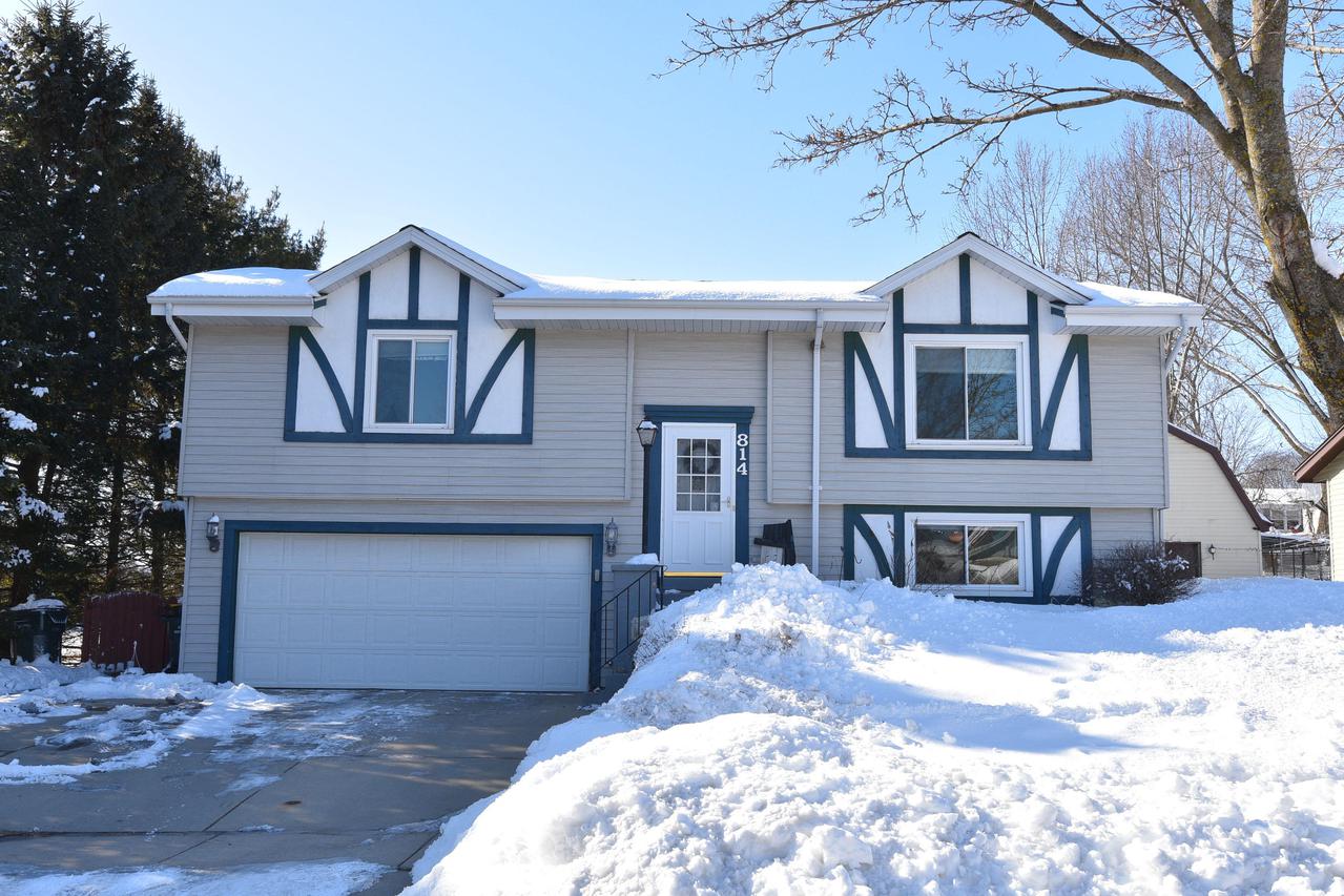 814 Kings Ridge, West Bend, WI 53090